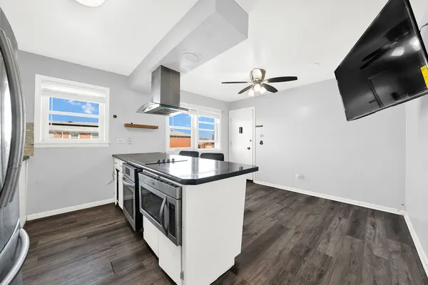 $129,900 | 8020 South Pulaski Road, Unit 3W, Chicago, IL 60652