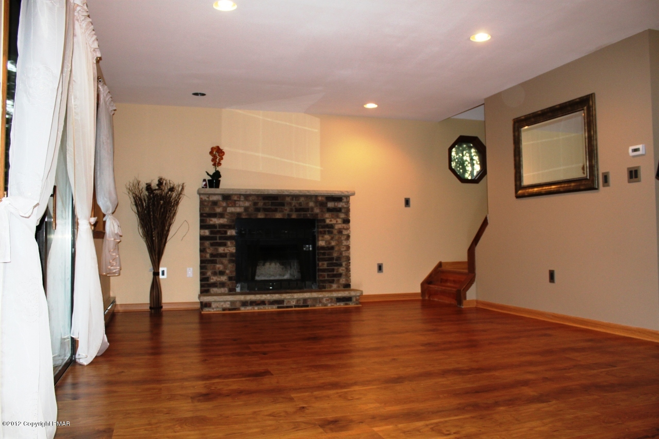 2189 Village Road Effort, PA 18330 - Photo 10 of 23 Living Room 2nd View