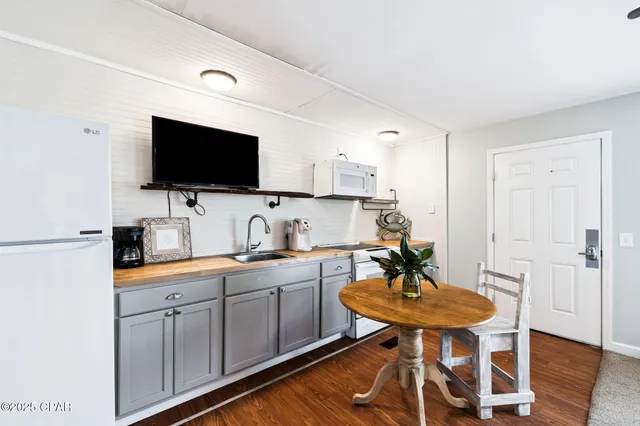 $949,000 | 109 Granger Lane, Panama City Beach, FL 32413