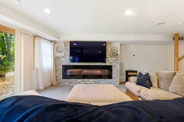 $795,995 | 6454 Flying Jib, Garrison, MN 56450