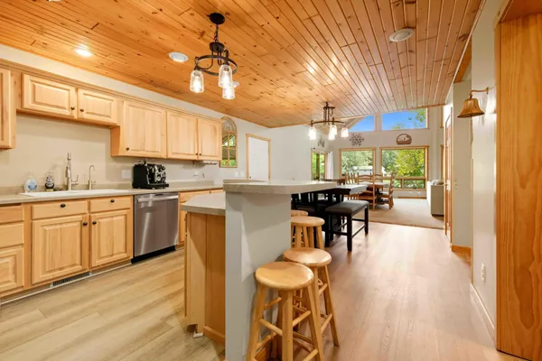 $795,995 | 6454 Flying Jib, Garrison, MN 56450