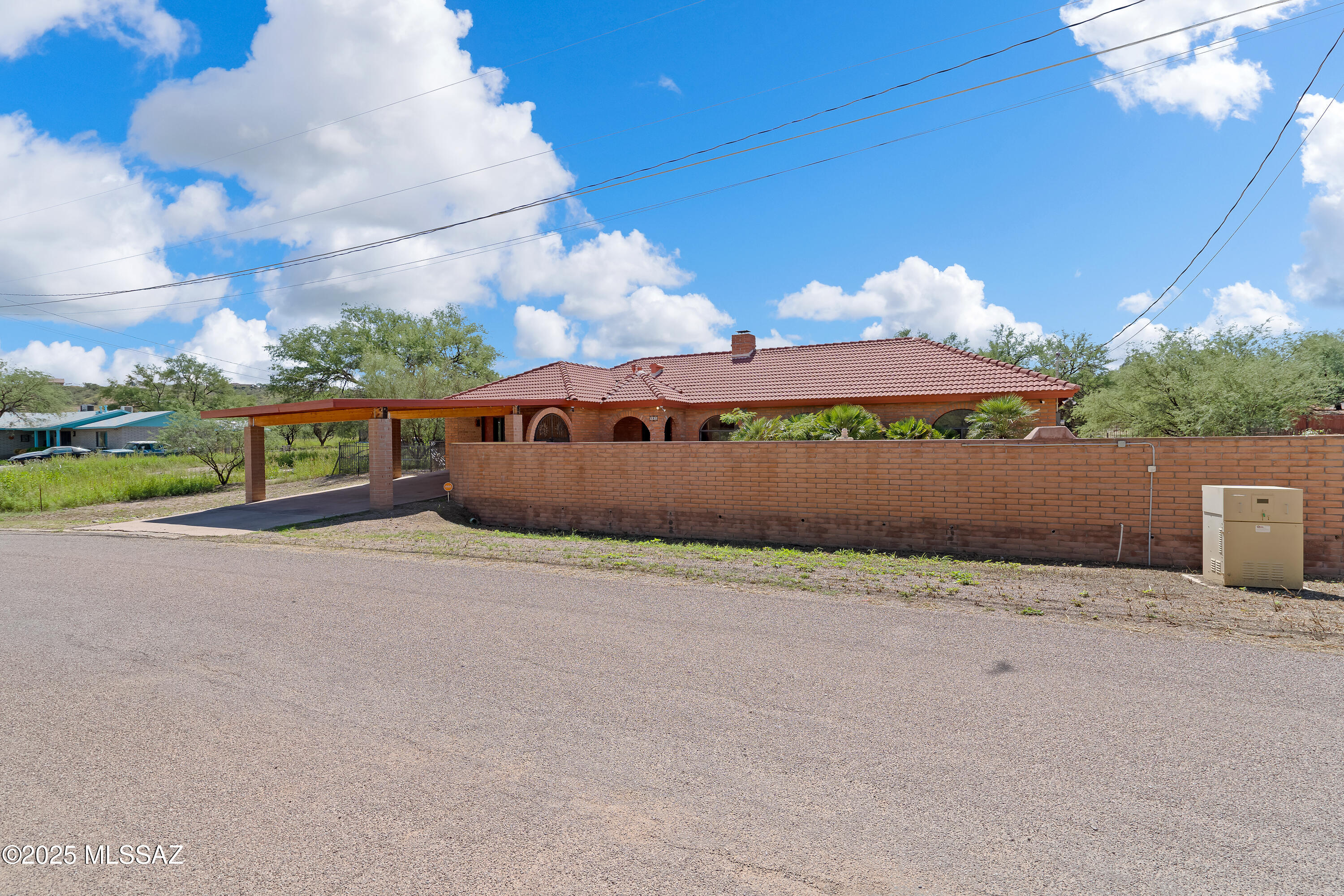 969 Circulo Golondrina Rio Rico, AZ 85648 - Photo 4 of 39 Gallery Image 4
