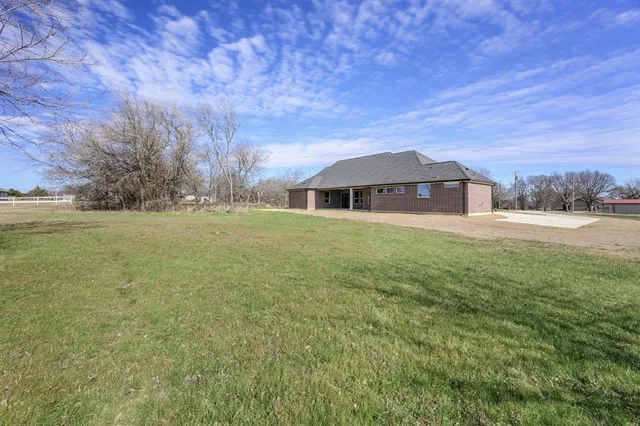 $575,000 | 2390 County Road 1112, Farmersville, TX 75442