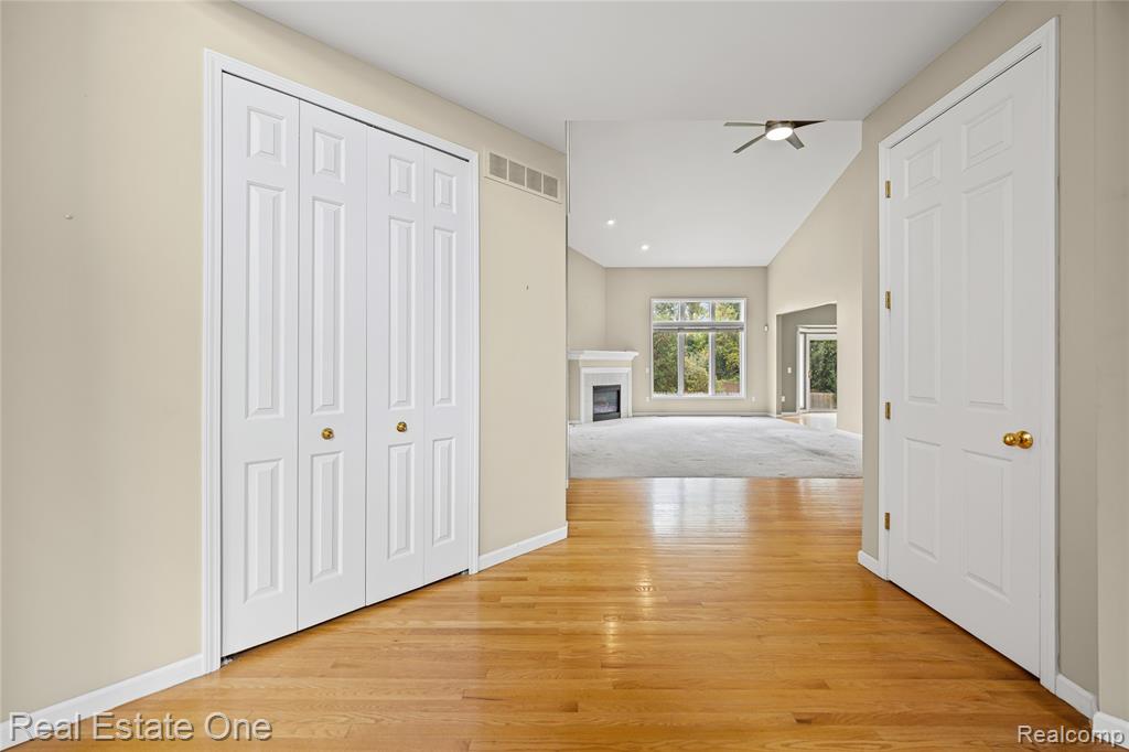 2025 Somerville Road Rochester Hills, MI 48307 - Photo 2 of 51
