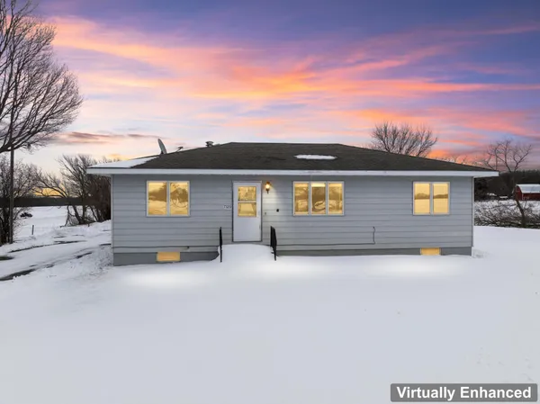 $375,000 | 7320 90th Street Southeast, Stewartville, MN 55976