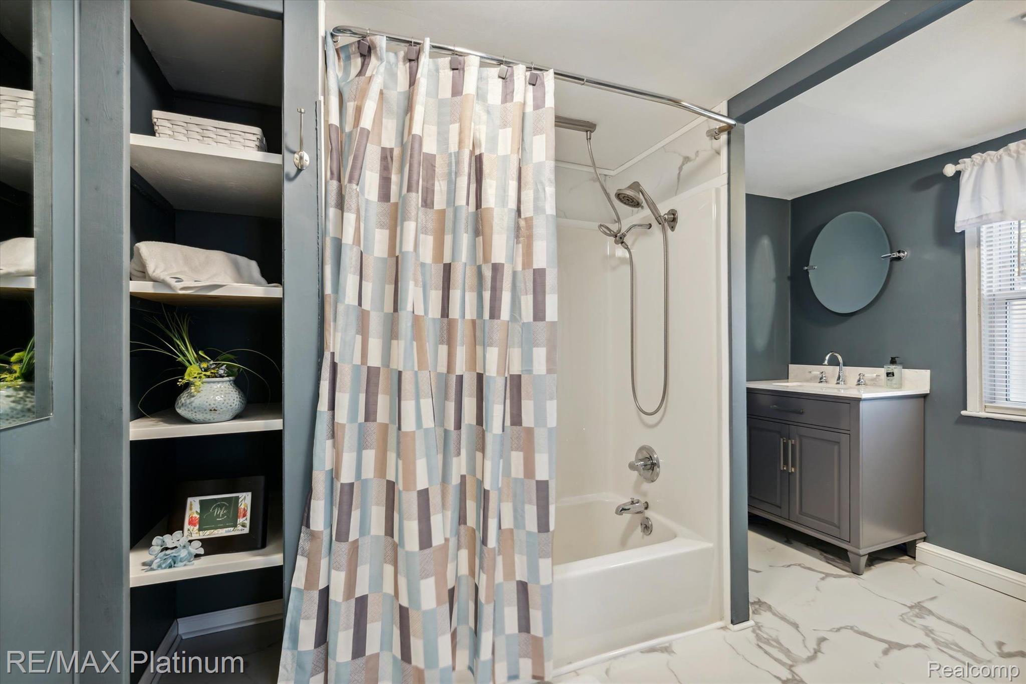 12130 Whittaker Road Milan, MI 48160 - Photo 24 of 27 Bathroom #1