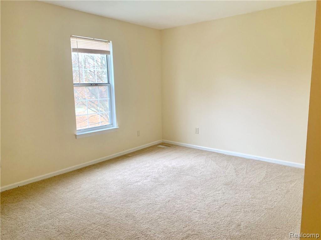 36213 Fredericksburg Road Farmington Hills, MI 48331 - Photo 23 of 29