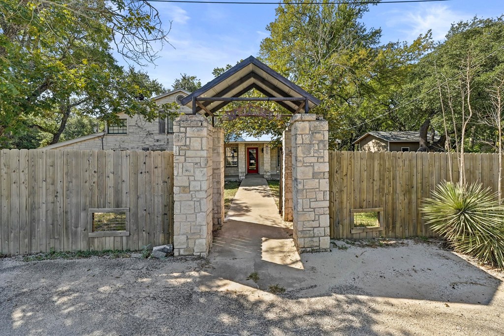 1005 4th Street Blanco, TX 78606 - Photo 38 of 49