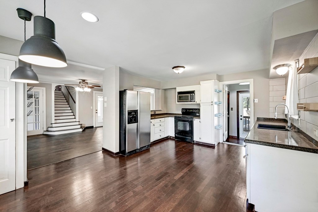 1005 4th Street Blanco, TX 78606 - Photo 10 of 49