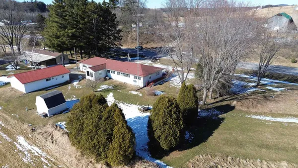 $249,900 | W10035 Highway 82, Elroy, WI 53929