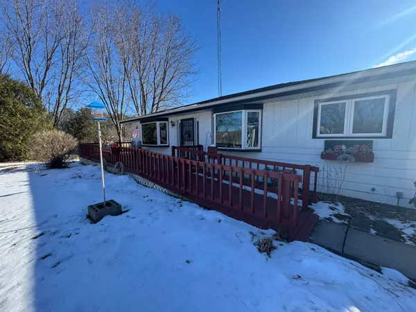 $249,900 | W10035 Highway 82, Elroy, WI 53929