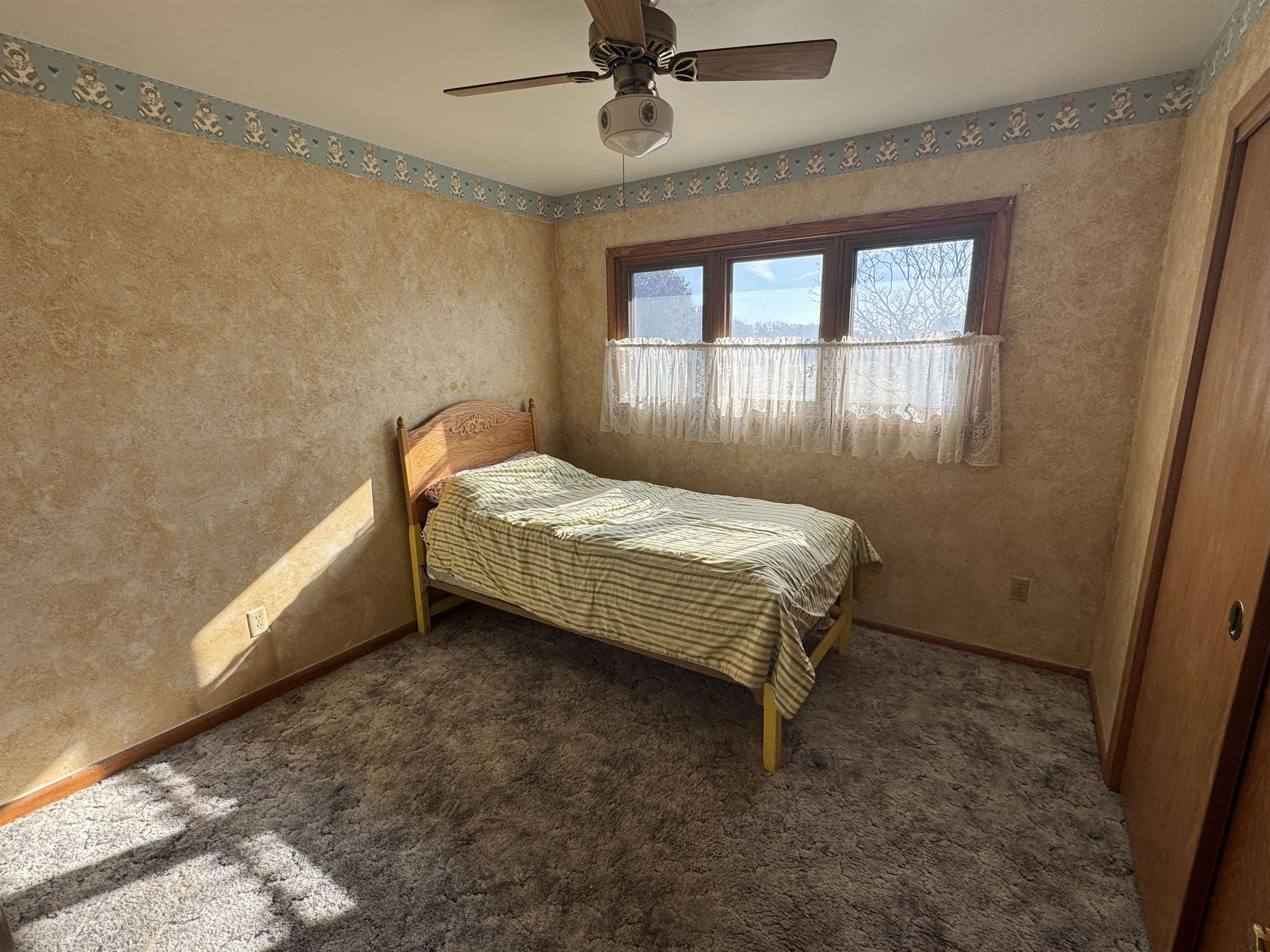 W10035 Highway 82 Elroy, WI 53929 - Photo 22 of 49