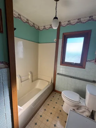 $249,900 | W10035 Highway 82, Elroy, WI 53929
