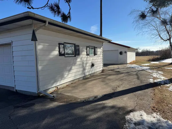 $249,900 | W10035 Highway 82, Elroy, WI 53929