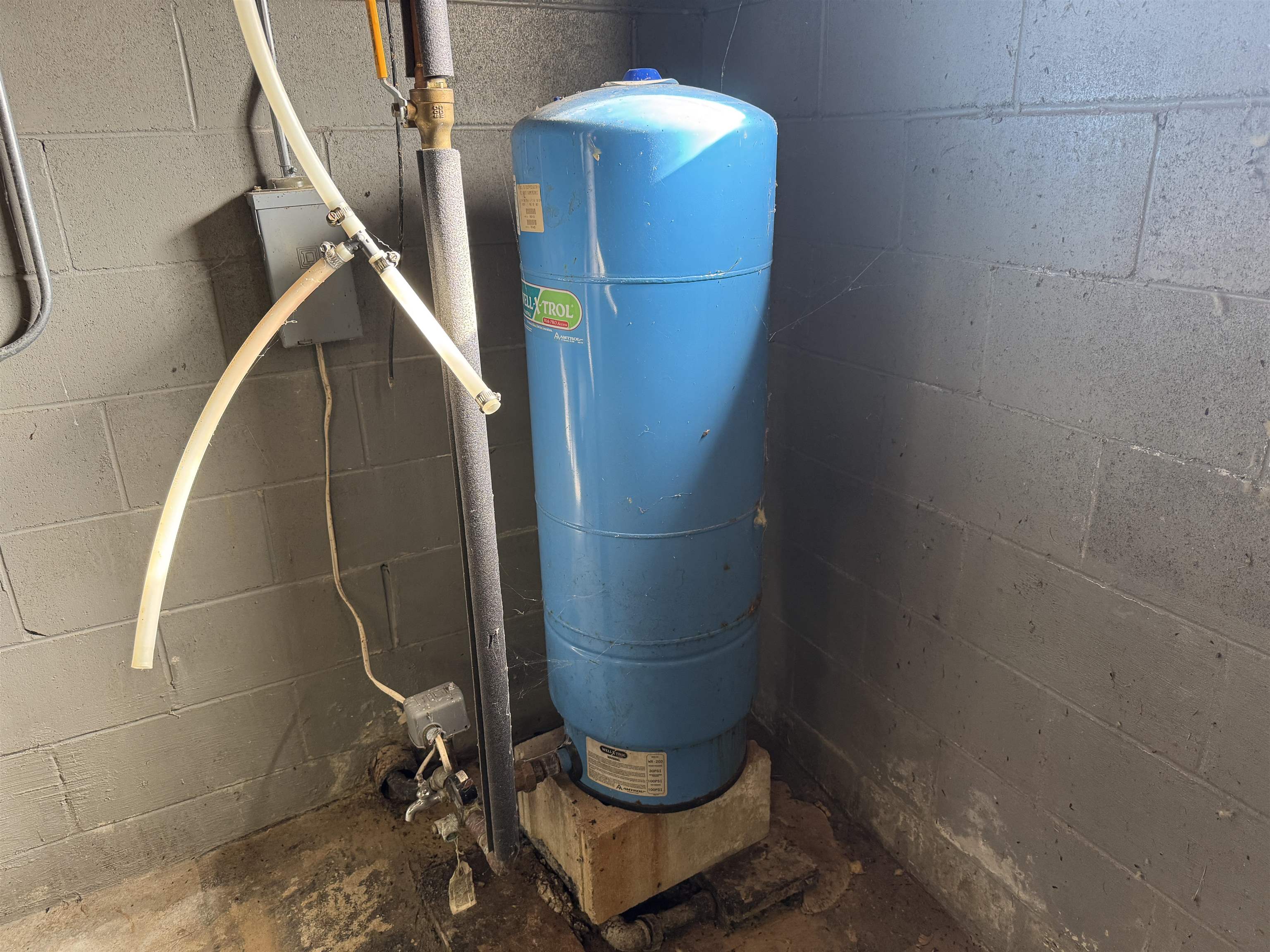 W10035 Highway 82 Elroy, WI 53929 - Photo 47 of 49