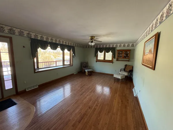 $249,900 | W10035 Highway 82, Elroy, WI 53929