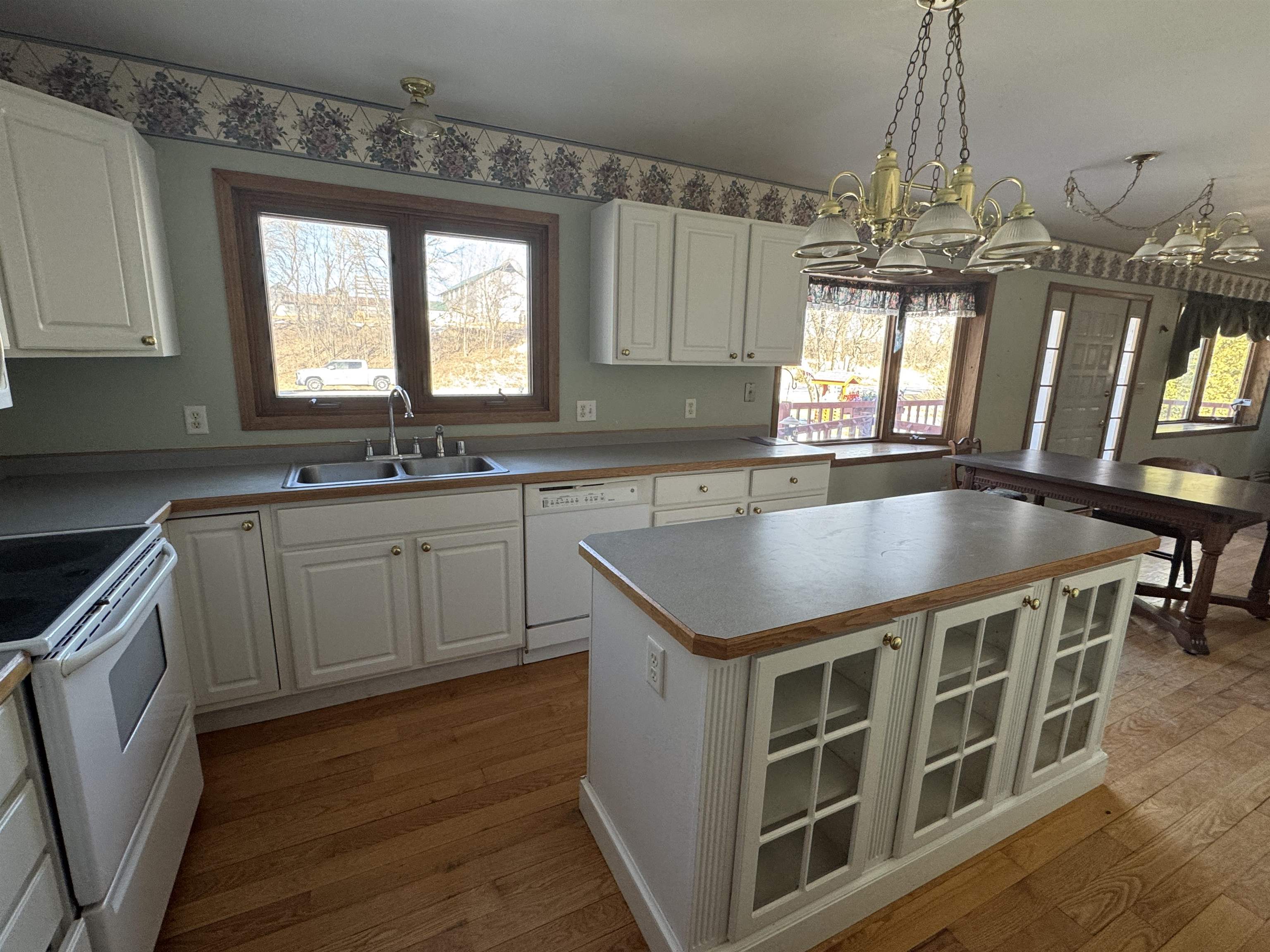 W10035 Highway 82 Elroy, WI 53929 - Photo 9 of 49