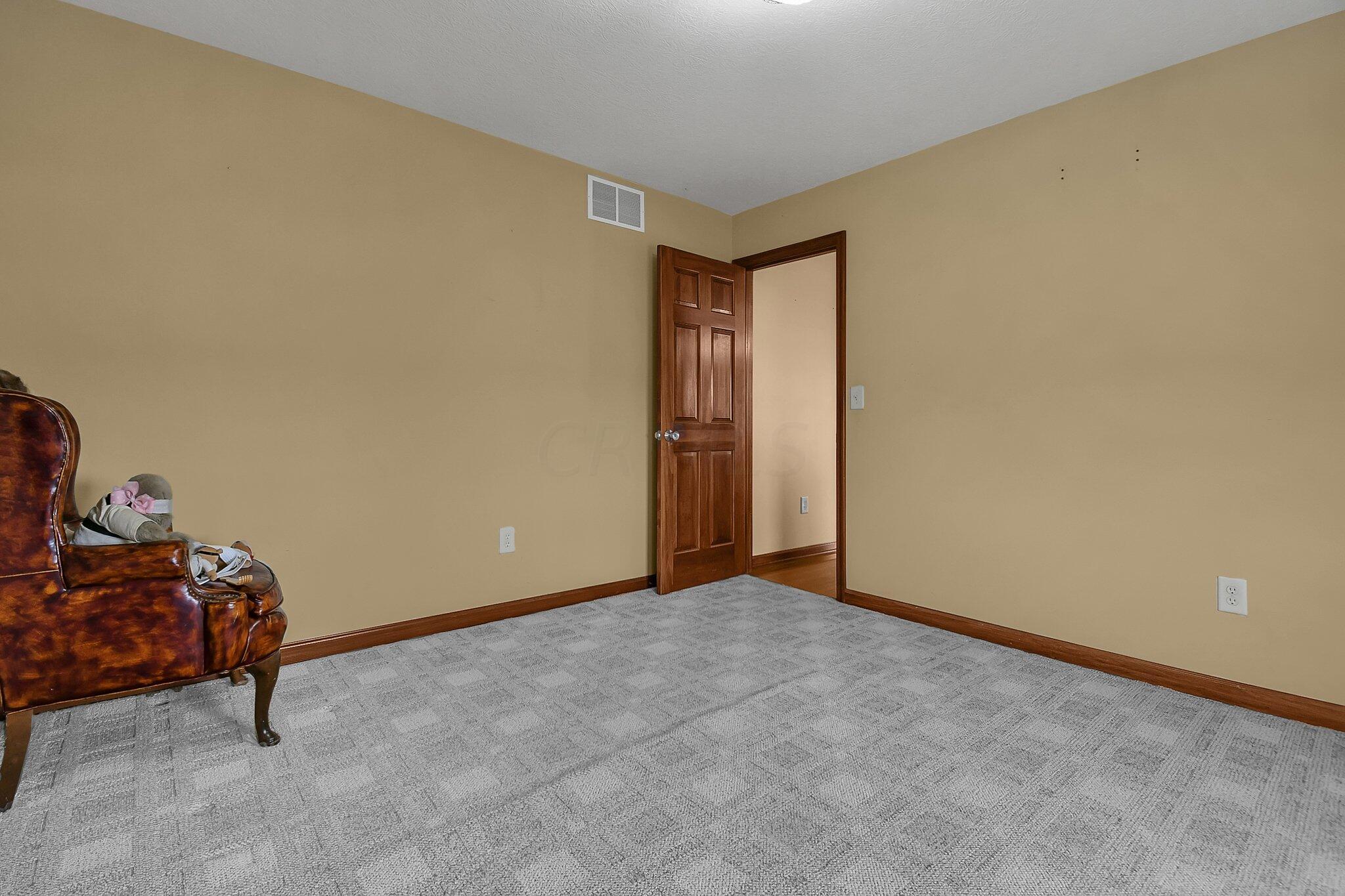 5920 Highway 56 Circleville, OH 43113 - Photo 15 of 39 15-web-or-mls-5920-oh-56