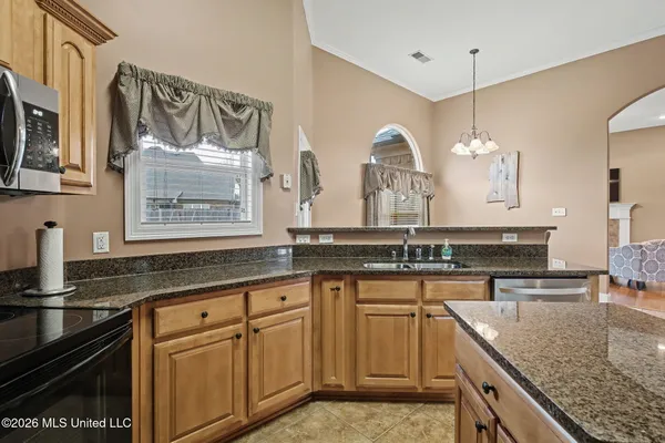 $365,000 | 2874 Oxford Circle, Southaven, MS 38672