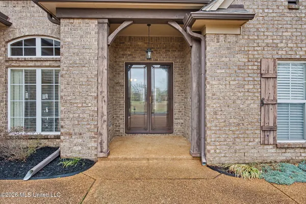$365,000 | 2874 Oxford Circle, Southaven, MS 38672