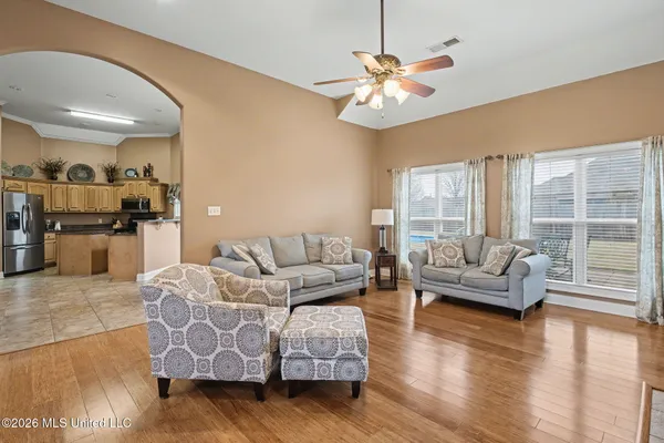 $365,000 | 2874 Oxford Circle, Southaven, MS 38672