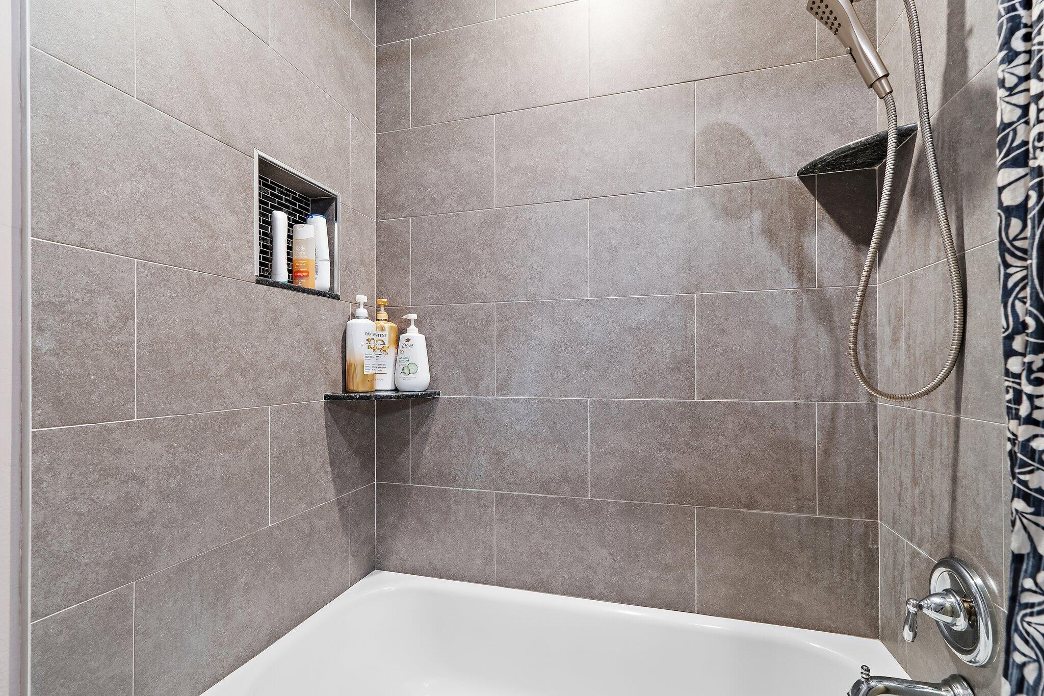 16915 62nd Road North Loxahatchee, FL 33470 - Photo 23 of 38 2nd Bathroom Shower