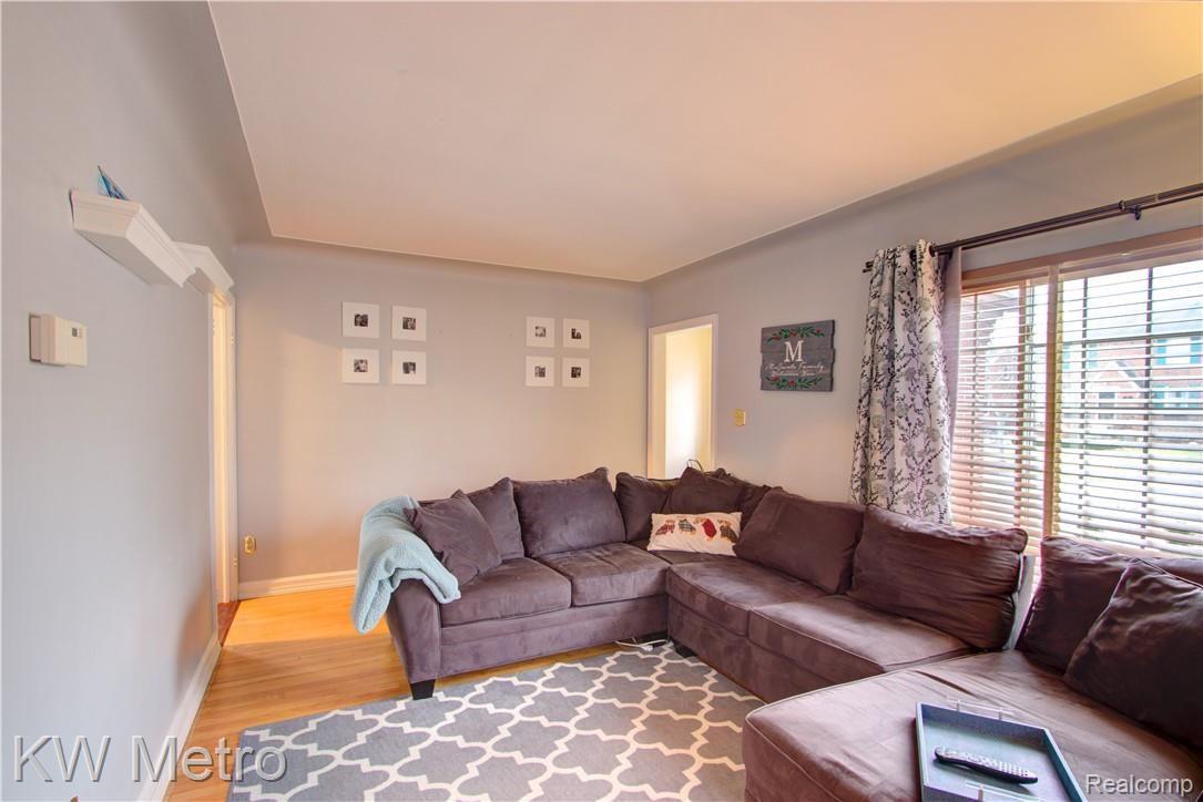 1800 Hampton Road Grosse Pointe, MI 48236 - Photo 14 of 35 1800 Hampton 4.jpg