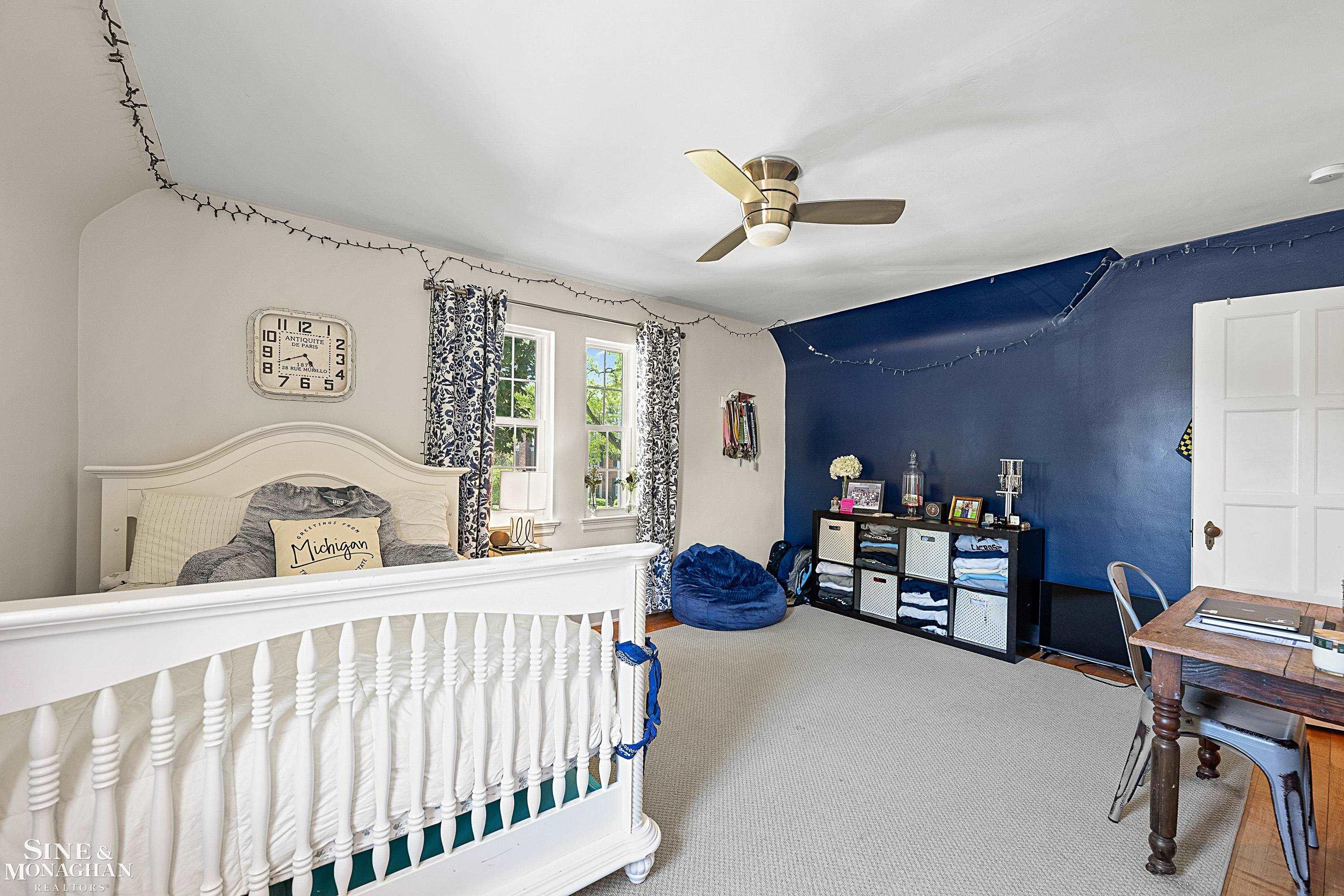 100 Roslyn Road Grosse Pointe, MI 48236 - Photo 31 of 55 50146078-48ffda97-5e1f-4d84-ad4e-c0b95d95d2e3.JPG