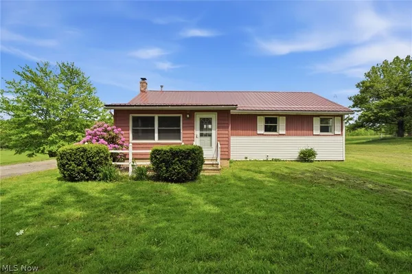 $319,900 | 720 Keefus Road, Conneaut, OH 44030