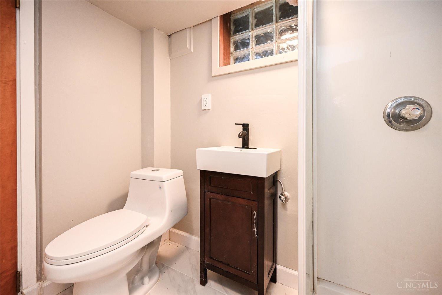 300 Compton Road Wyoming, OH 45215 - Photo 44 of 56
