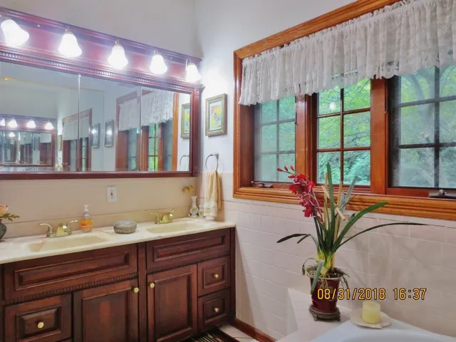 $589,000 | 643 North 50 West, Valparaiso, IN 46385