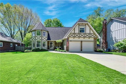 $450,000 | 16629 West 146th Terrace, Olathe, KS 66062