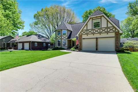 $450,000 | 16629 West 146th Terrace, Olathe, KS 66062