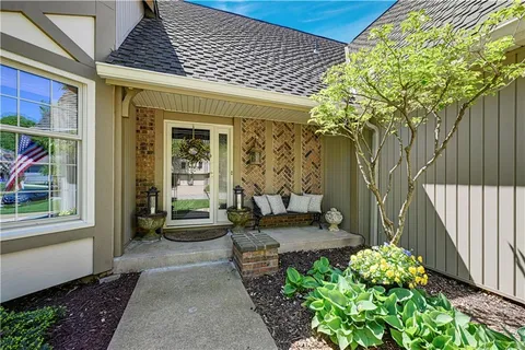 $450,000 | 16629 West 146th Terrace, Olathe, KS 66062