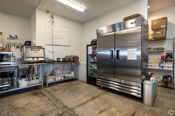 $1,000,000 | 7147 Lake Bluff Road, Huron, NY 14590