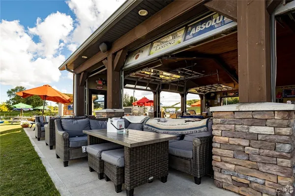 $1,000,000 | 7147 Lake Bluff Road, Huron, NY 14590