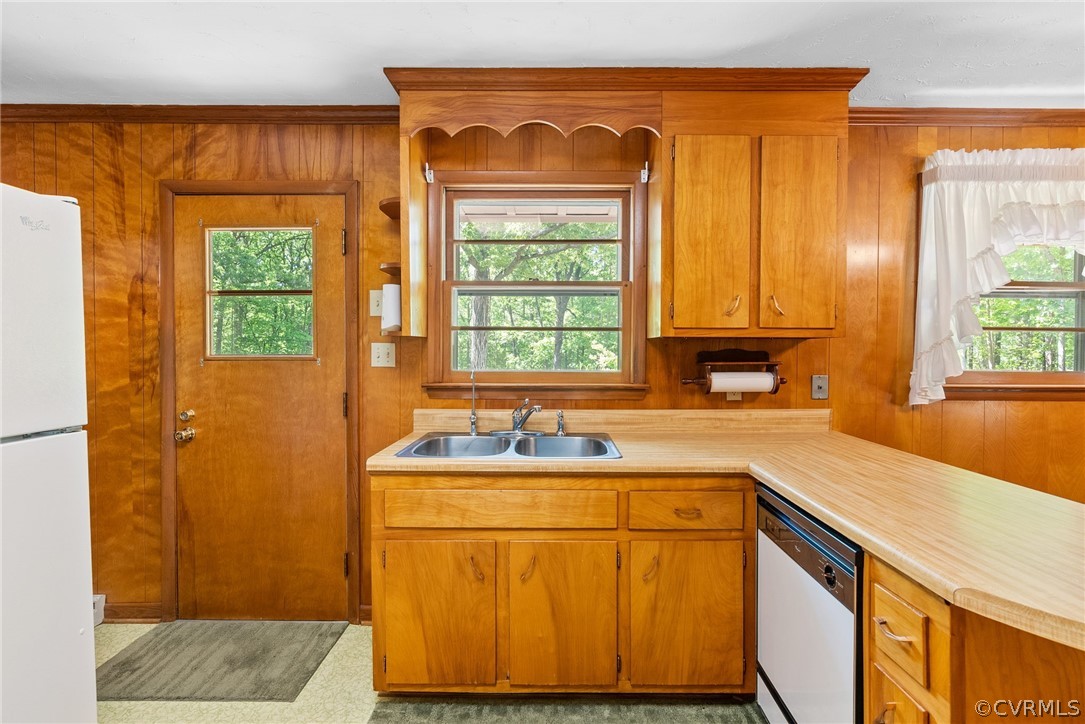 4421 Treely Road Chester, VA 23831 - Photo 11 of 35 Kitchen
