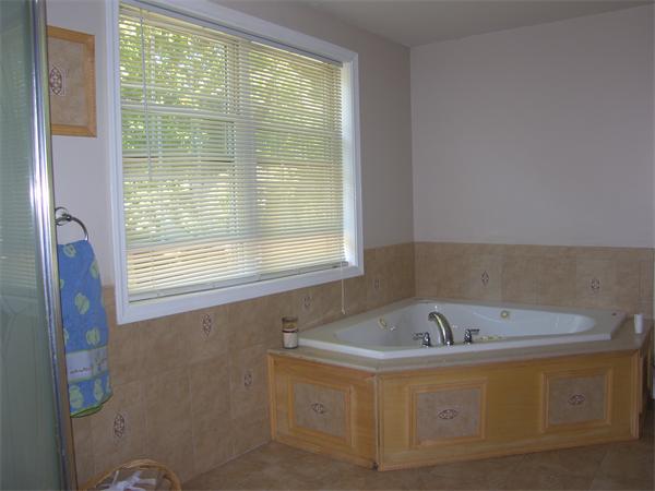 1298 Mammoth Road Dracut, MA 01826 - Photo 6 of 10 Gallery Image 6