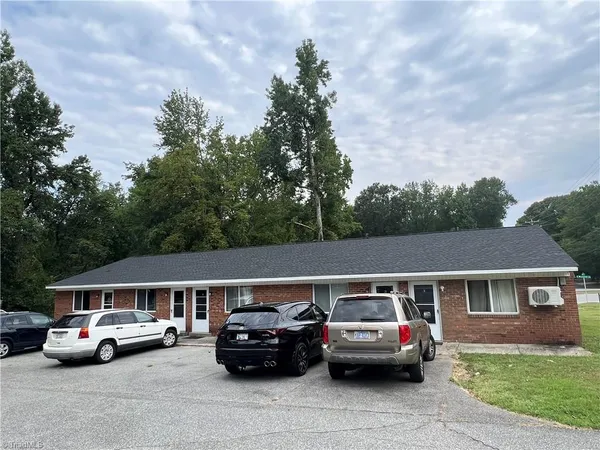 $775 | 201 Woodnell Street, Unit D, Greensboro, NC 27405