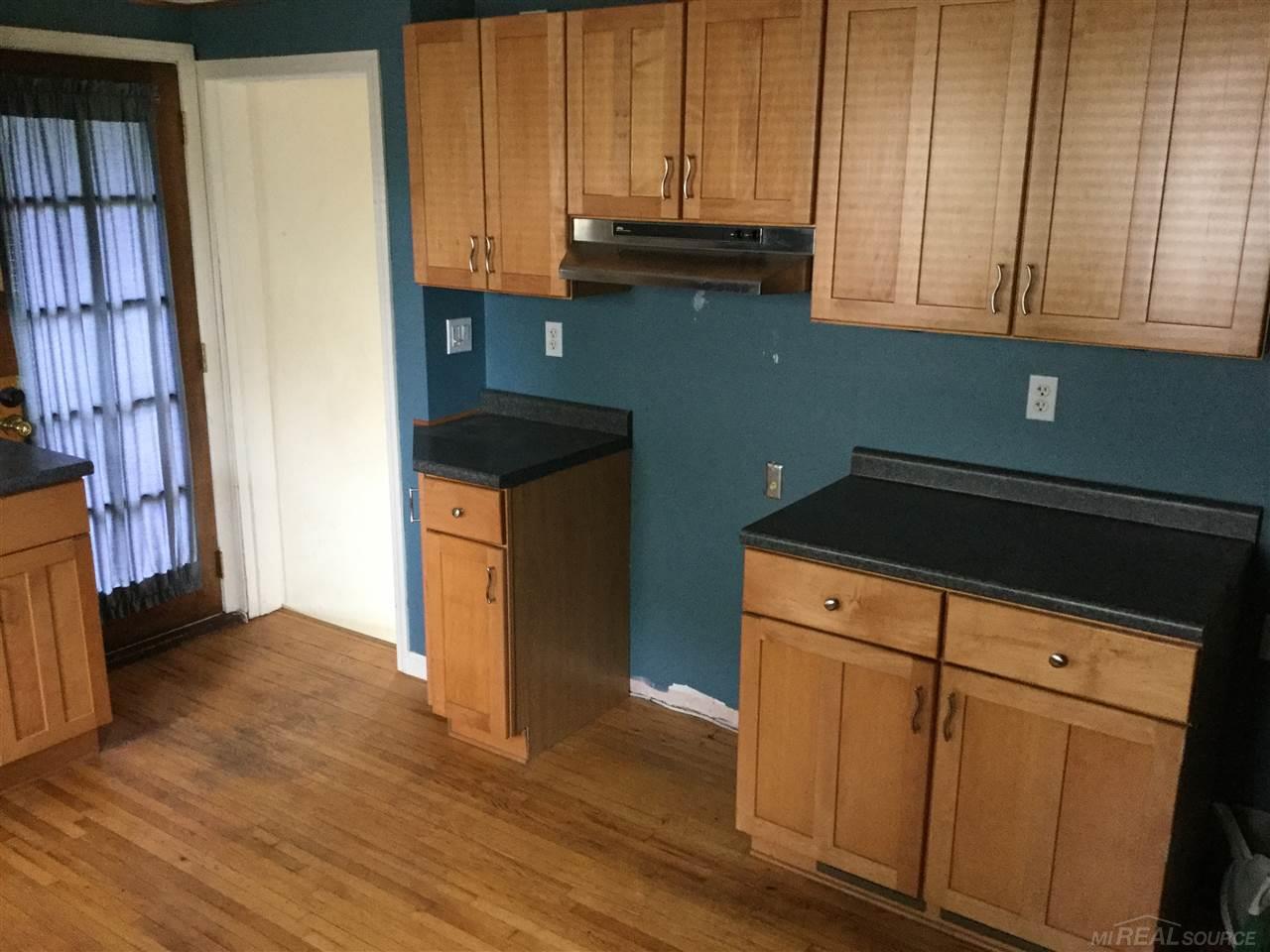 3061 Emmons Avenue Rochester, MI 48307 - Photo 28 of 61 Kitchen