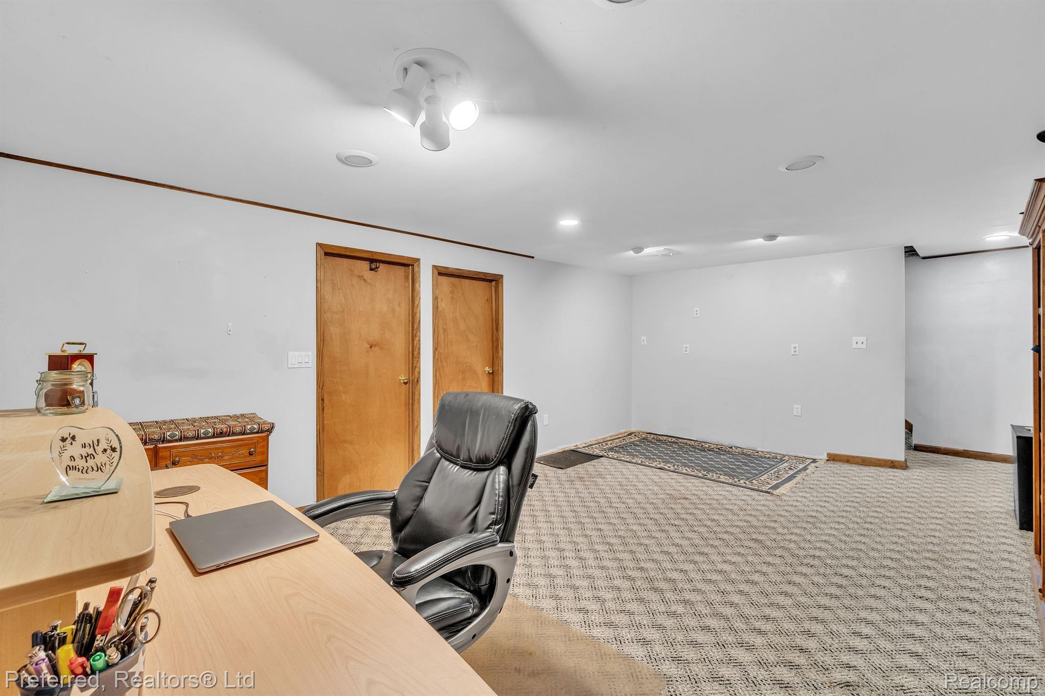 390 Meadowlake Road Canton, MI 48188 - Photo 25 of 38 Gallery Image 25