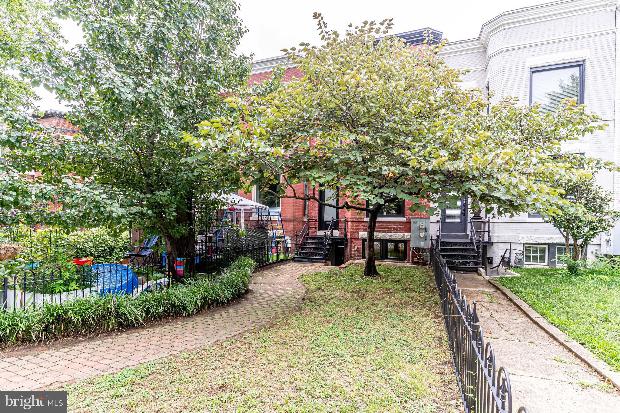 405 K Street Northeast Washington, DC 20002 - Photo 3 of 58 Large privacy-providing tree in DEEP front yard