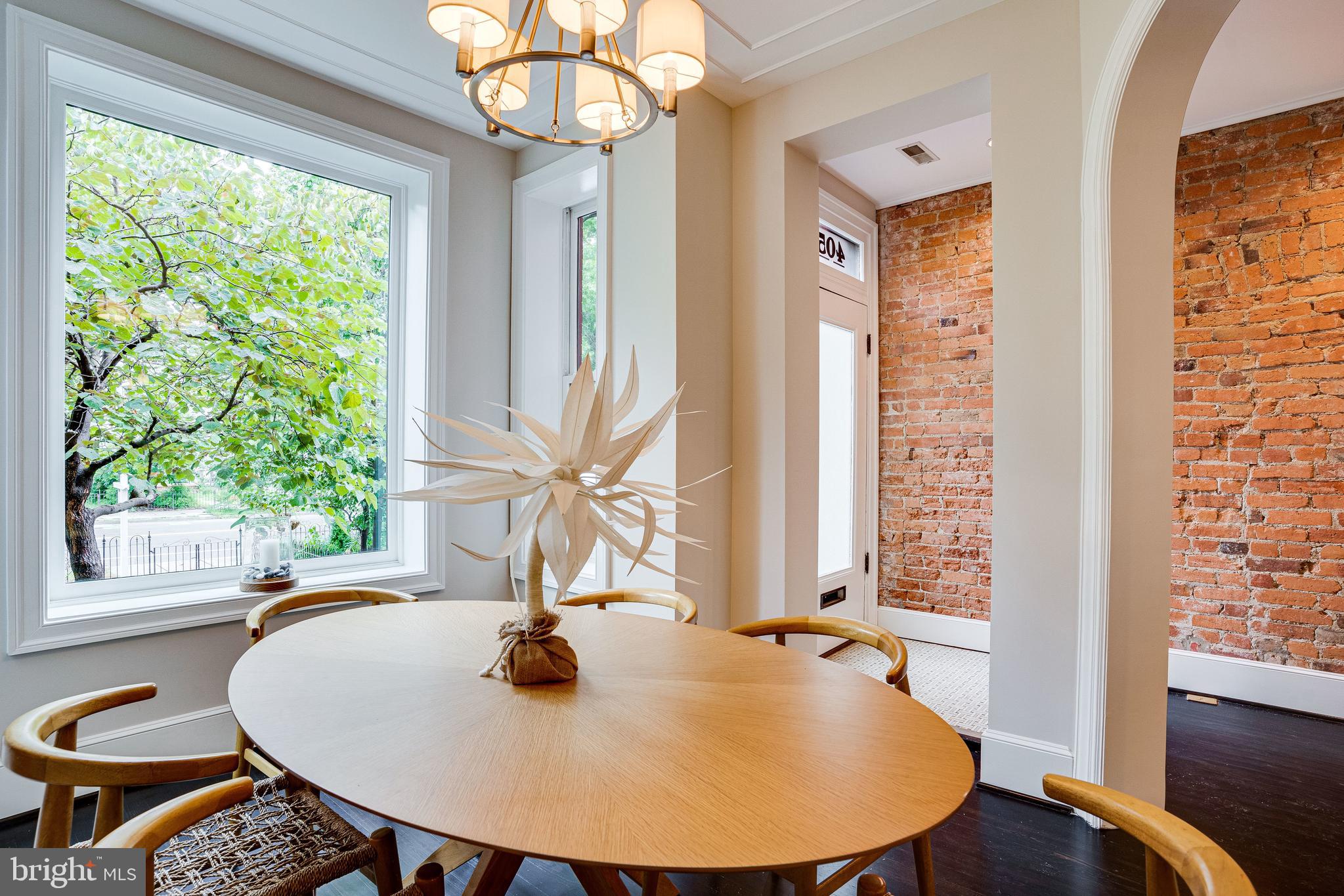 405 K Street Northeast Washington, DC 20002 - Photo 6 of 58 Dining area looking to front picture window