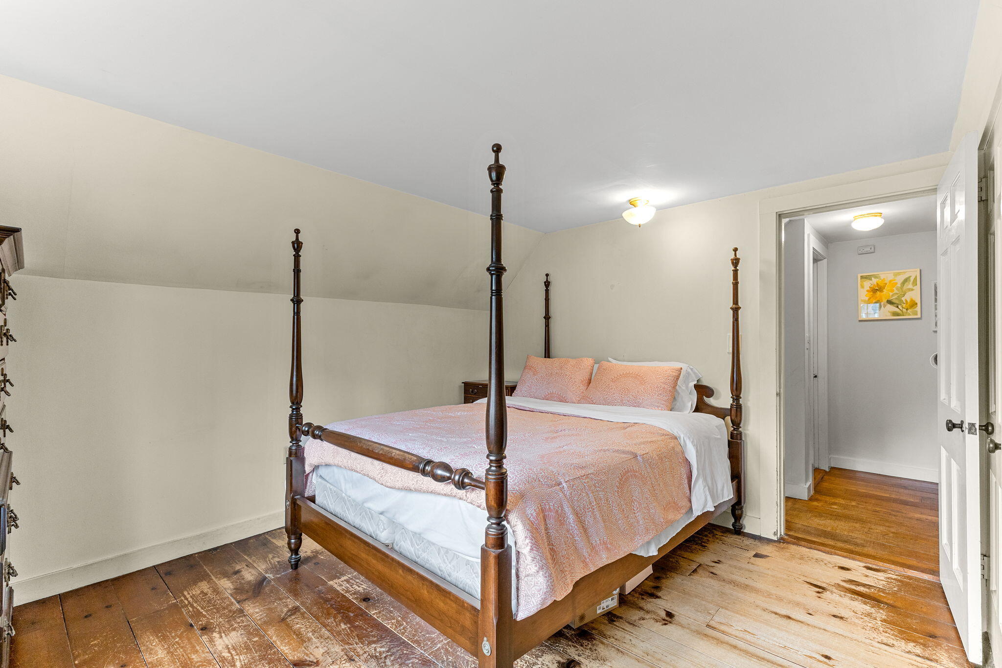 123 Tower Hill Road Osterville, MA 02655 - Photo 24 of 38 a bed room with a bed and a window