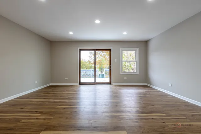 $497,000 | 1096 Beechwood Road, Buffalo Grove, IL 60089