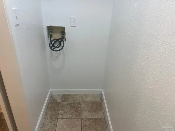 $1,300 | 2300 West Michigan Avenue, Unit 12, Pensacola, FL 32526