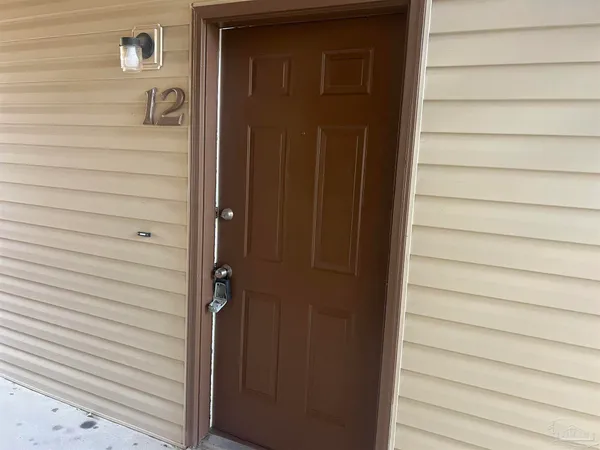 $1,300 | 2300 West Michigan Avenue, Unit 12, Pensacola, FL 32526