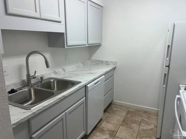 $1,300 | 2300 West Michigan Avenue, Unit 12, Pensacola, FL 32526
