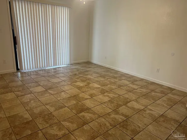 $1,300 | 2300 West Michigan Avenue, Unit 12, Pensacola, FL 32526