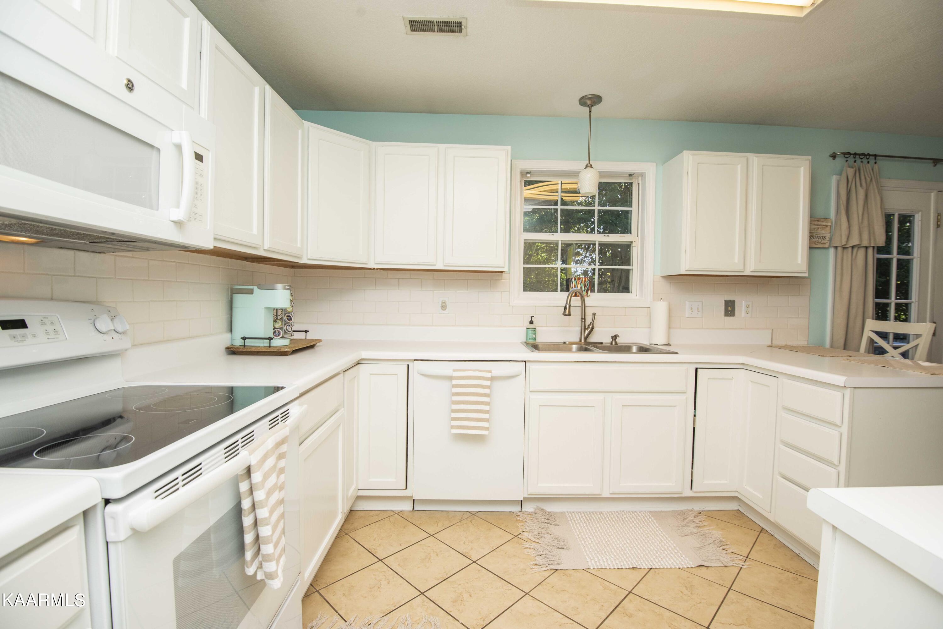 3306 Adams Gate Road Knoxville, TN 37931 - Photo 9 of 41 kitchen 1